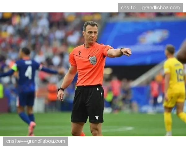 荷兰逆转挪威展现强队韧性 范戴克领衔防线应对高空球优势